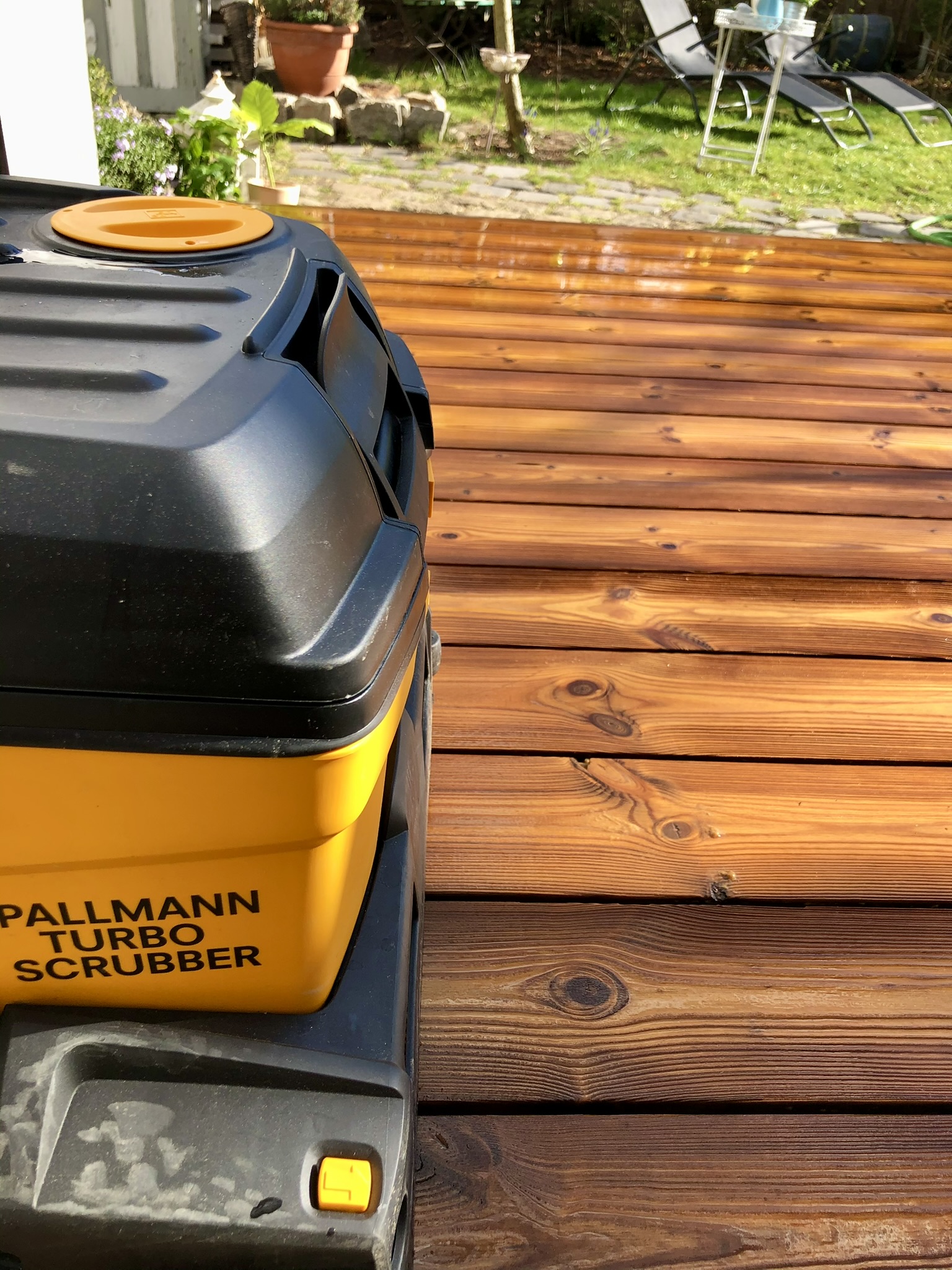 Ein Boden wird gereinigt